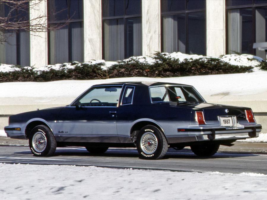  Pontiac Grand Prix LE 1987 года  (фото 2 из 2)